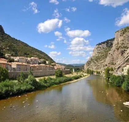 Anduze au bord du Gardon 600x400 1